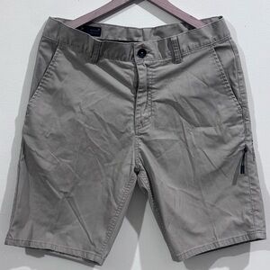 Oakley Men's Flat Front Shorts in Gray